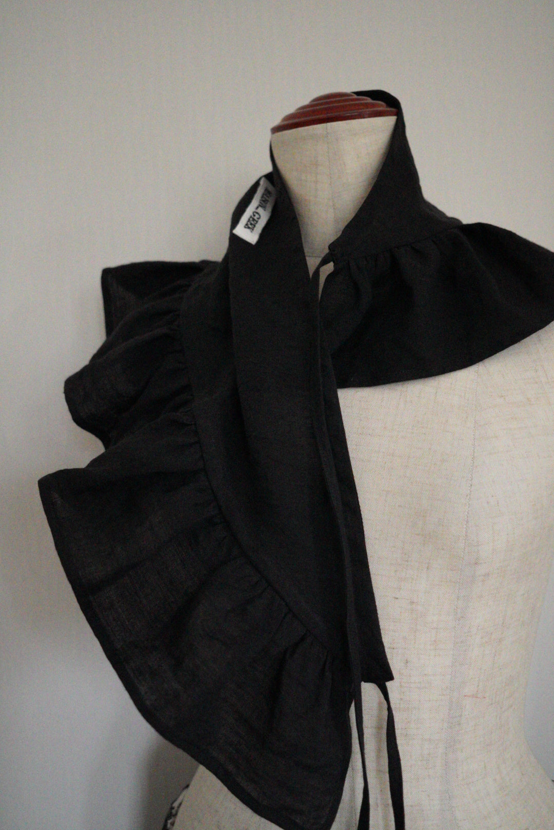 Frill Sling
