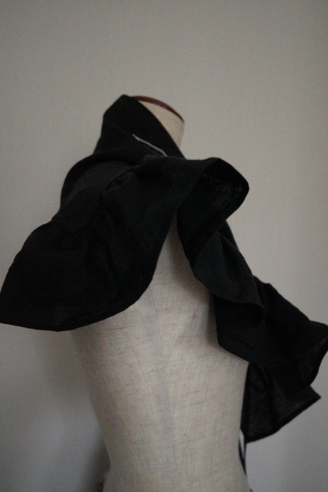 Frill Sling
